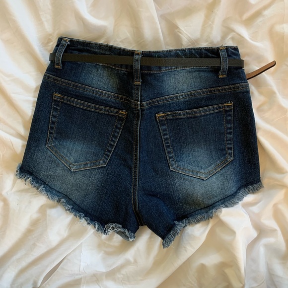 High Waisted Urban Denim Shorts with Free Belt! - Picture 3 of 8